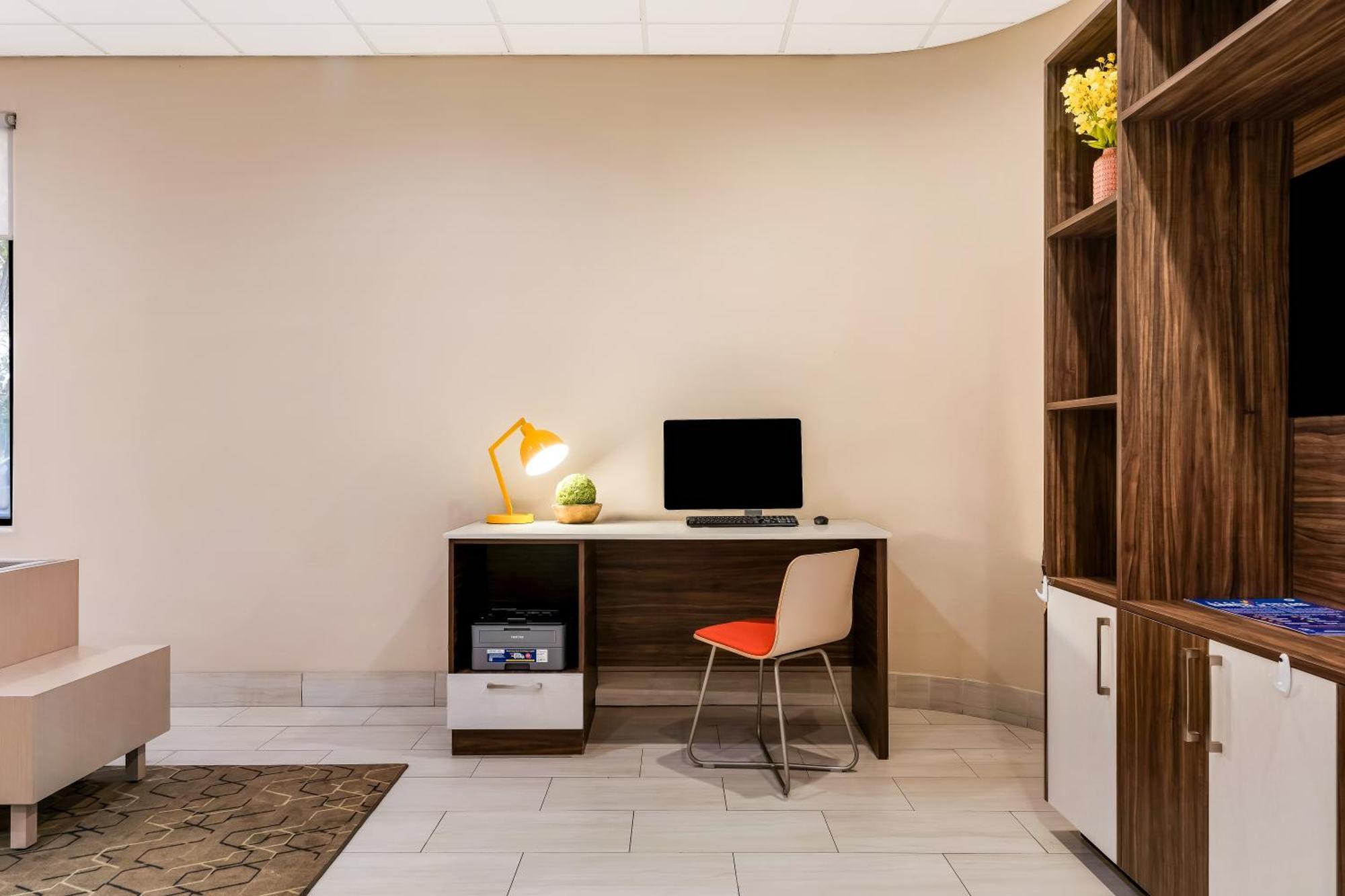 Holiday Inn - Brownsville By Ihg Екстериор снимка
