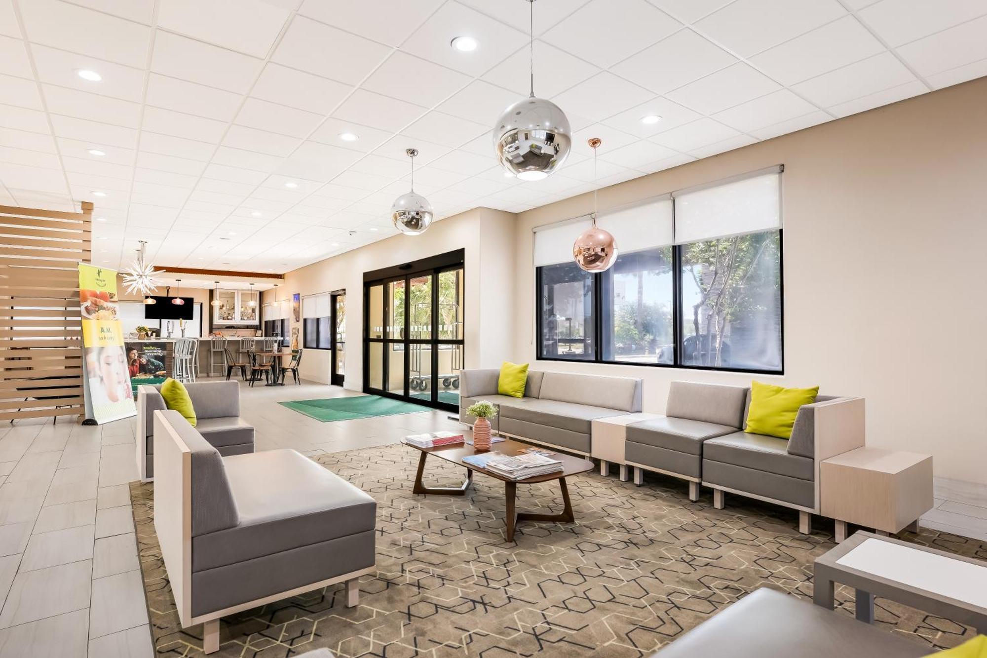Holiday Inn - Brownsville By Ihg Екстериор снимка