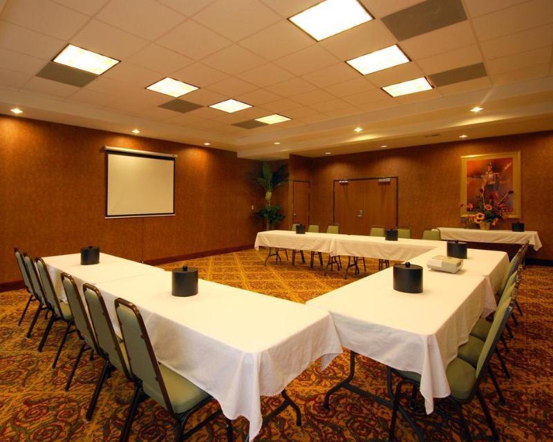 Holiday Inn - Brownsville By Ihg Екстериор снимка