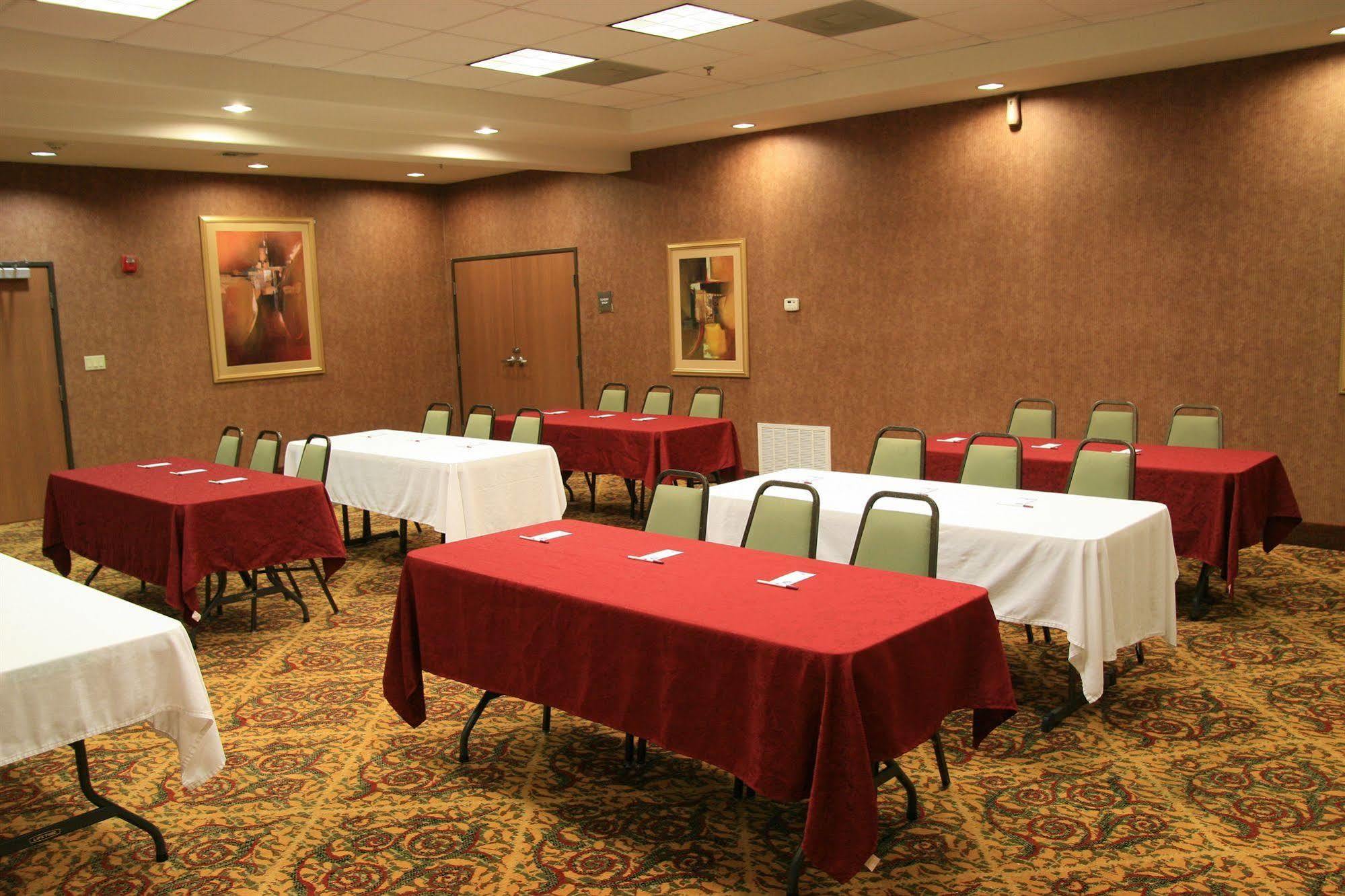 Holiday Inn - Brownsville By Ihg Екстериор снимка