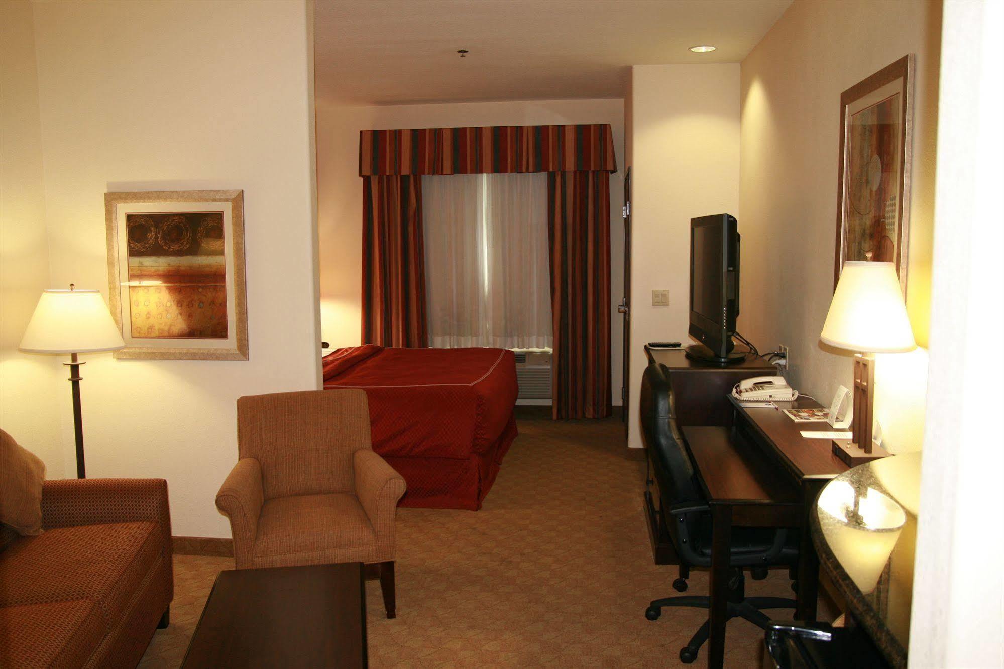 Holiday Inn - Brownsville By Ihg Екстериор снимка
